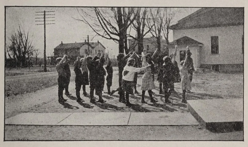 An illustration from Four hundred games for school, home, and playground,, 1923, leaf 205