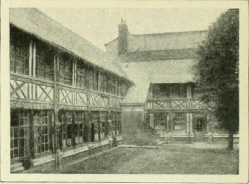 An illustration from France, 1911, leaf 113