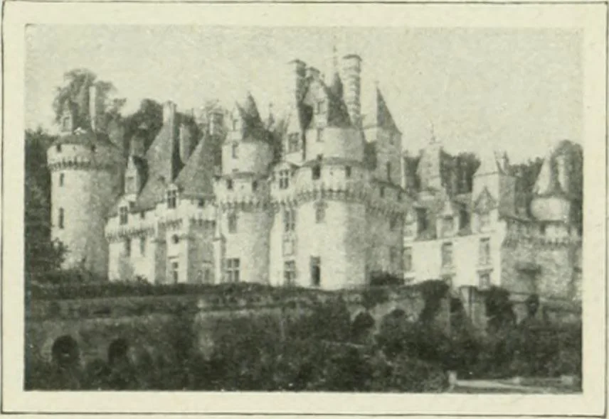 An illustration from France, 1911, leaf 158