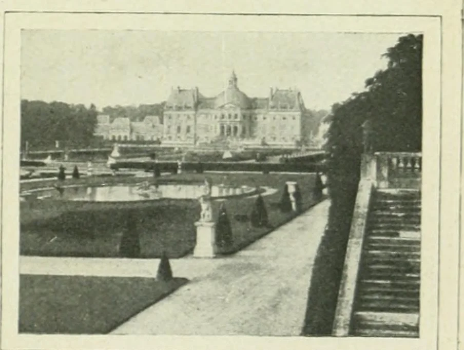 An illustration from France, 1911, leaf 204