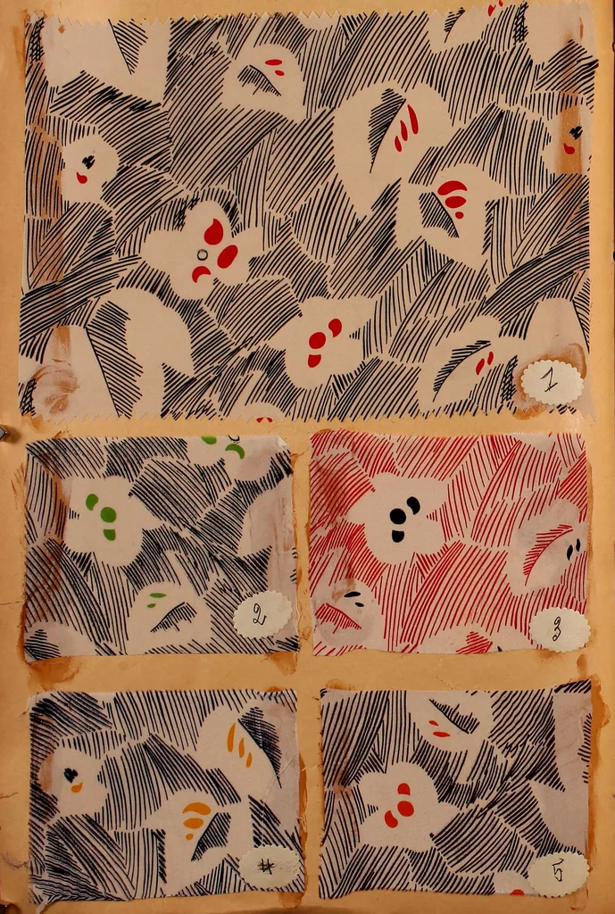 An illustration from [French fabric sample book, 1900, leaf 107