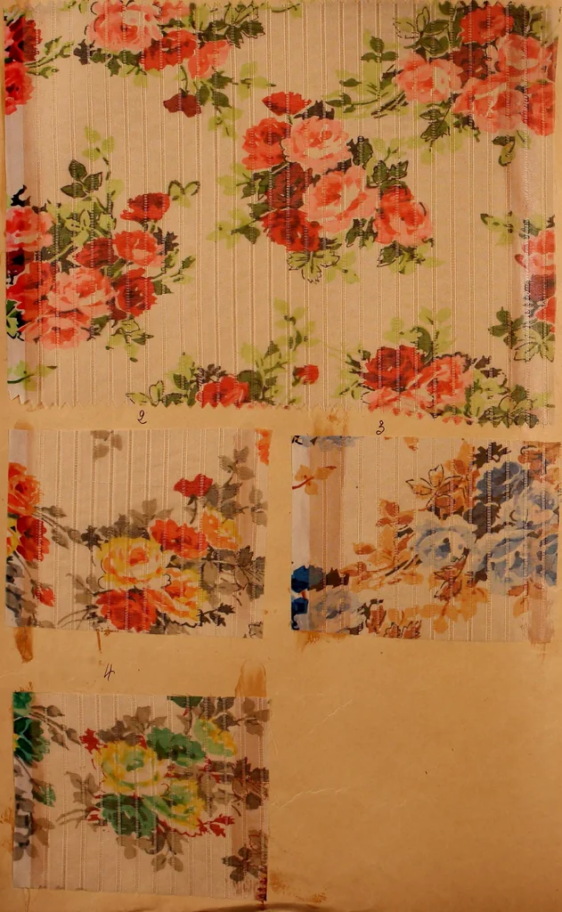 An illustration from [French fabric sample book, 1900, leaf 121