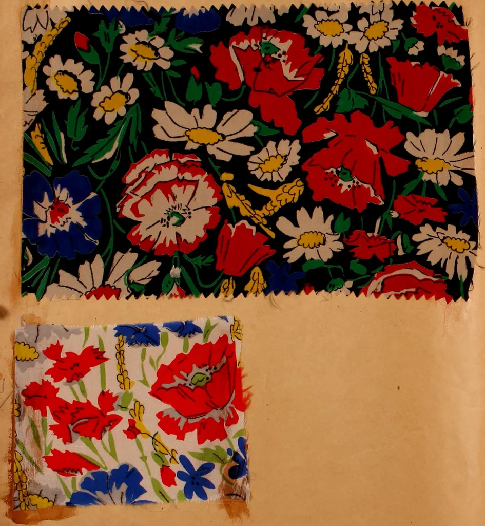 An illustration from [French fabric sample book, 1900, leaf 13