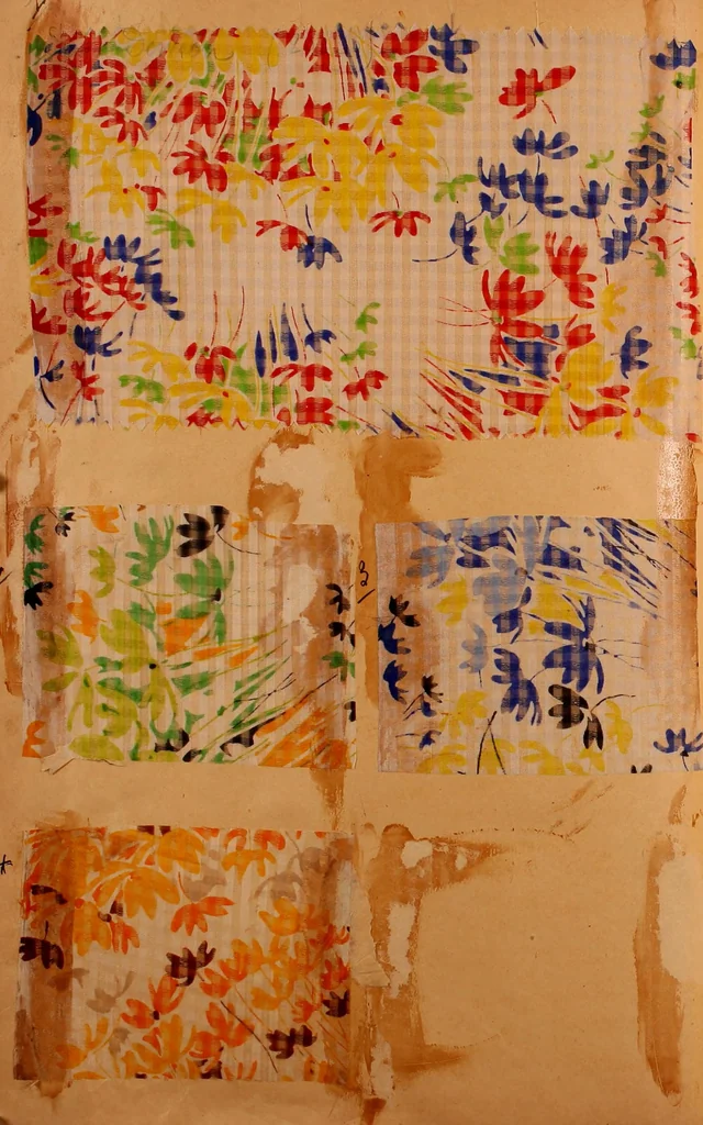 An illustration from [French fabric sample book, 1900, leaf 145