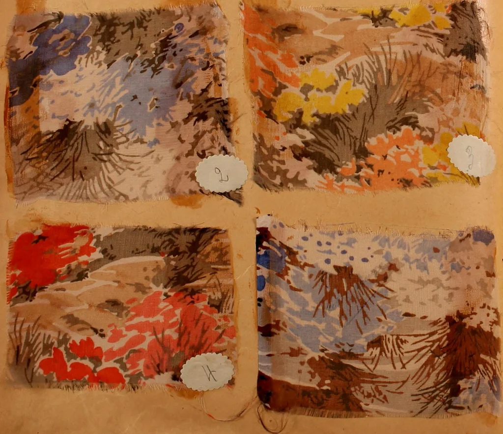 An illustration from [French fabric sample book, 1900, leaf 149
