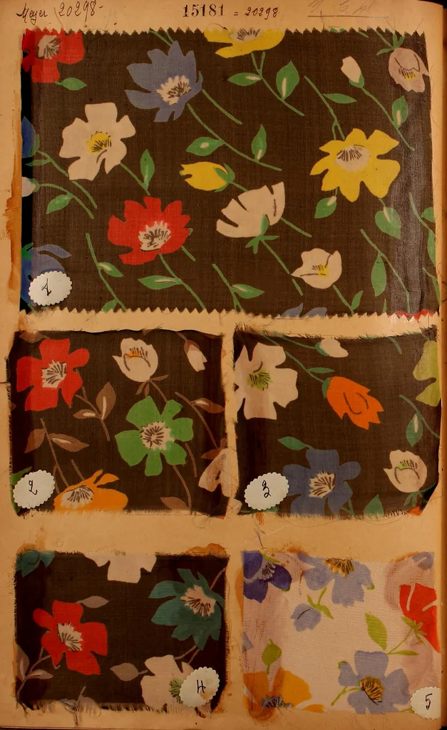 An illustration from [French fabric sample book, 1900, leaf 165