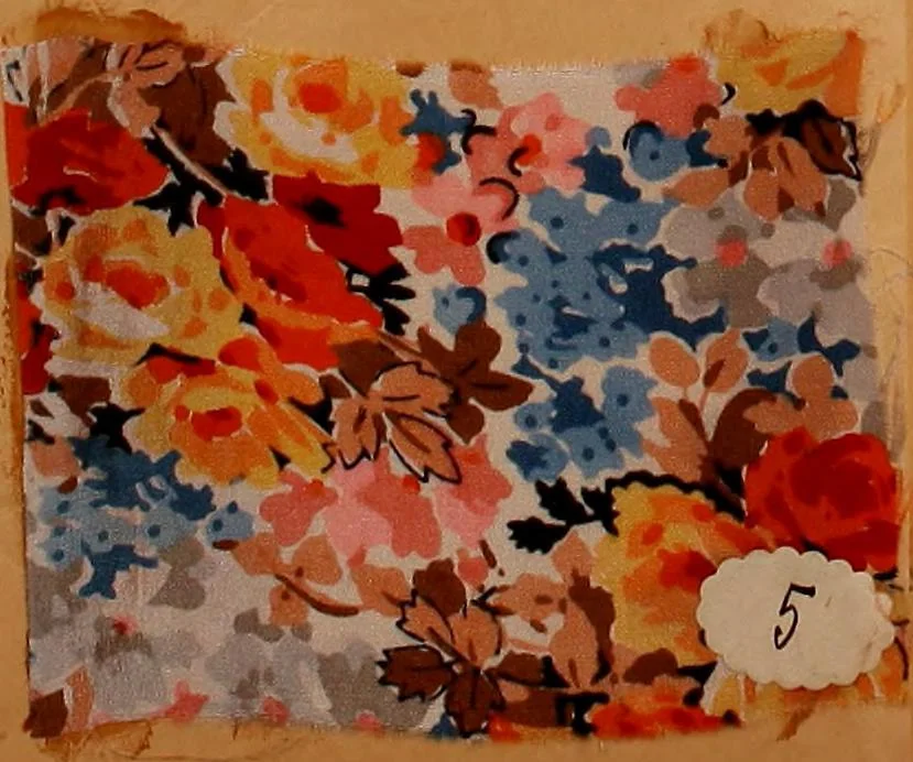 An illustration from [French fabric sample book, 1900, leaf 35