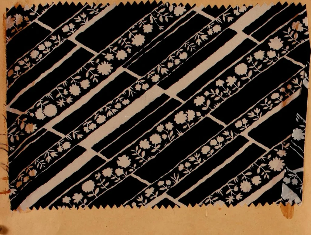 An illustration from [French fabric sample book, 1900, leaf 37