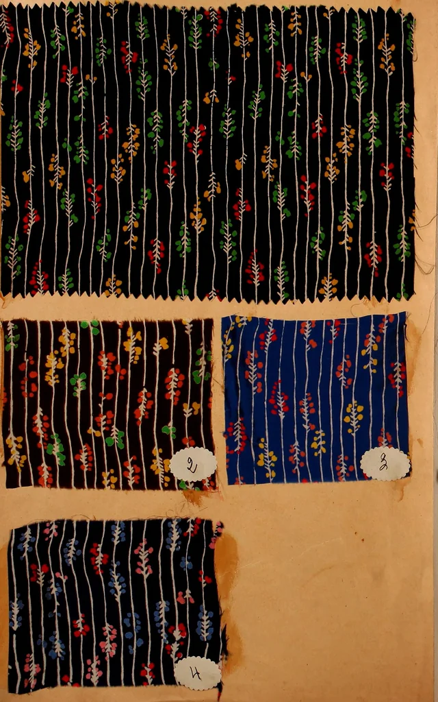 An illustration from [French fabric sample book, 1900, leaf 83