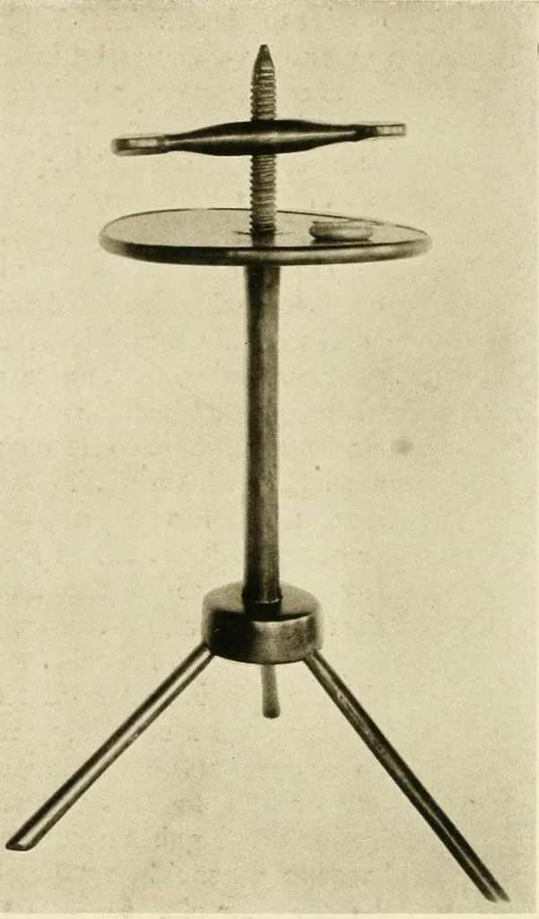 An illustration from Furniture of the Pilgrim century, 1620-1720, including colonial utensils and hardware, 1910, leaf 476
