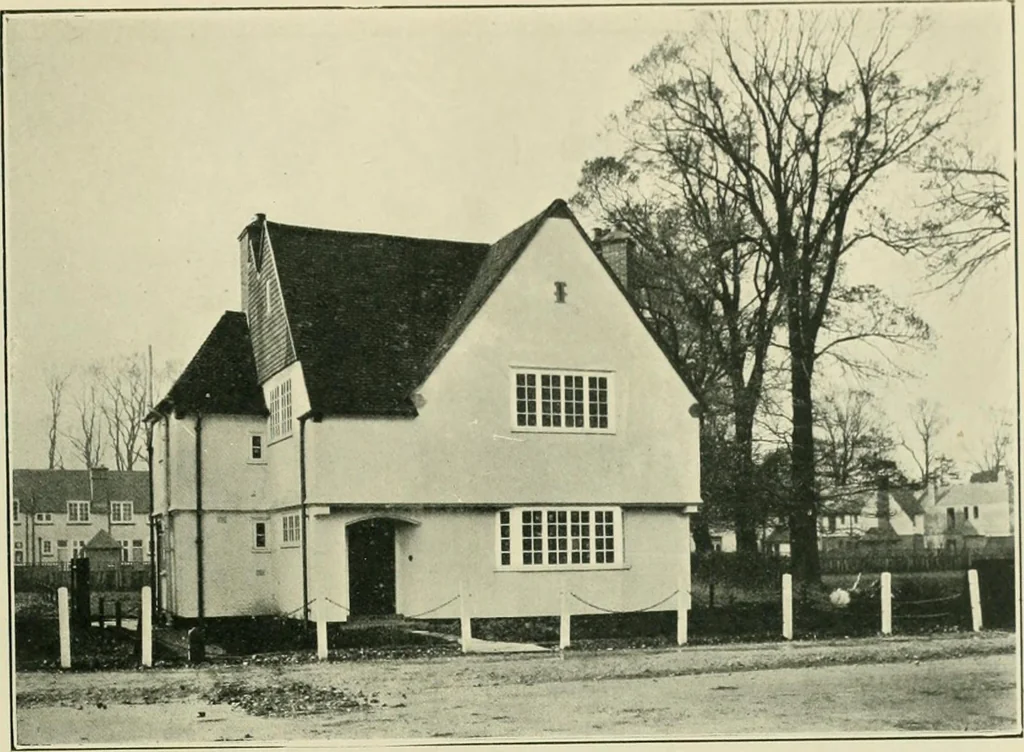 An illustration from Garden city houses and domestic interior details, 1913, leaf 32