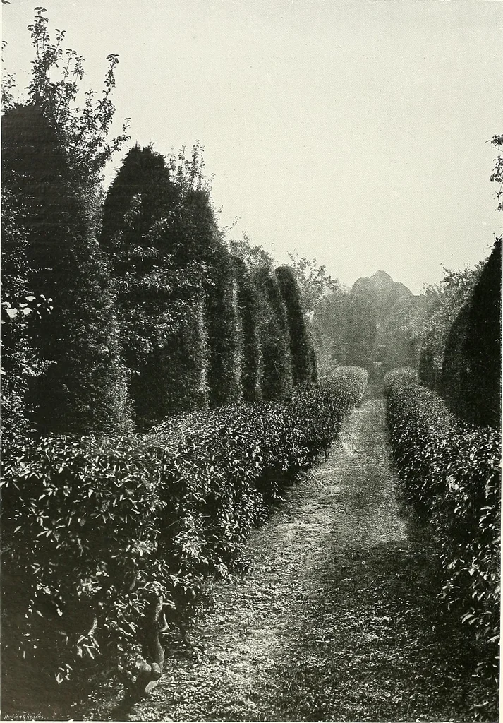 An illustration from Gardens, old and new; the country house & its garden environment, 1900, leaf 109
