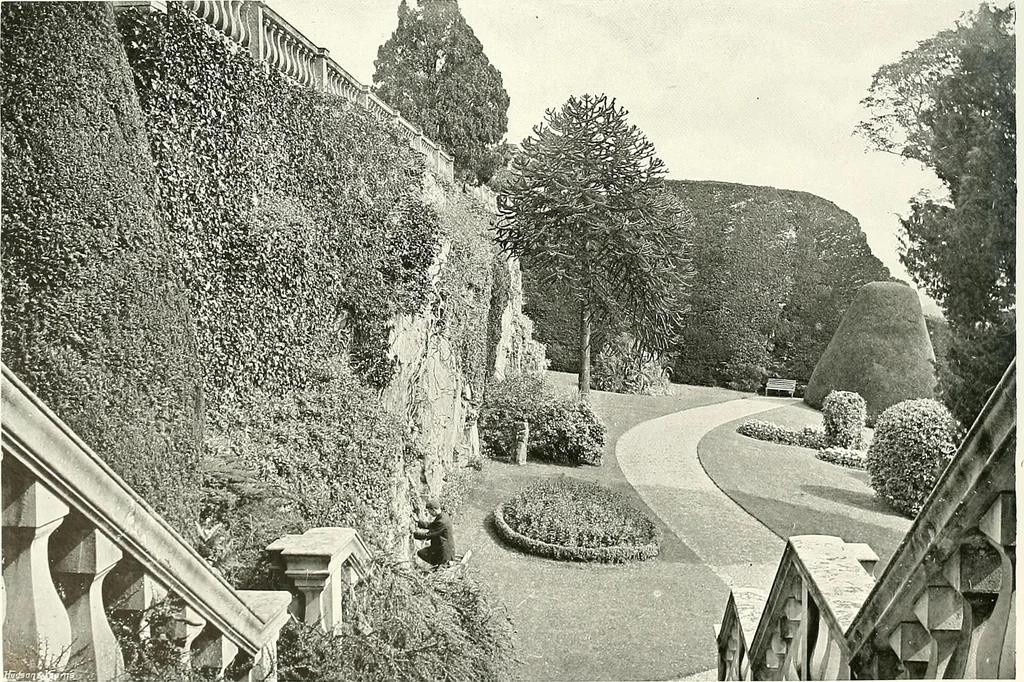 An illustration from Gardens, old and new; the country house & its garden environment, 1900, leaf 117