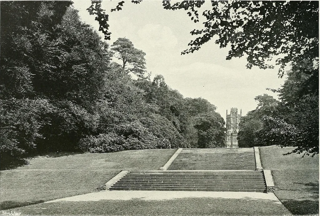 An illustration from Gardens, old and new; the country house & its garden environment, 1900, leaf 145