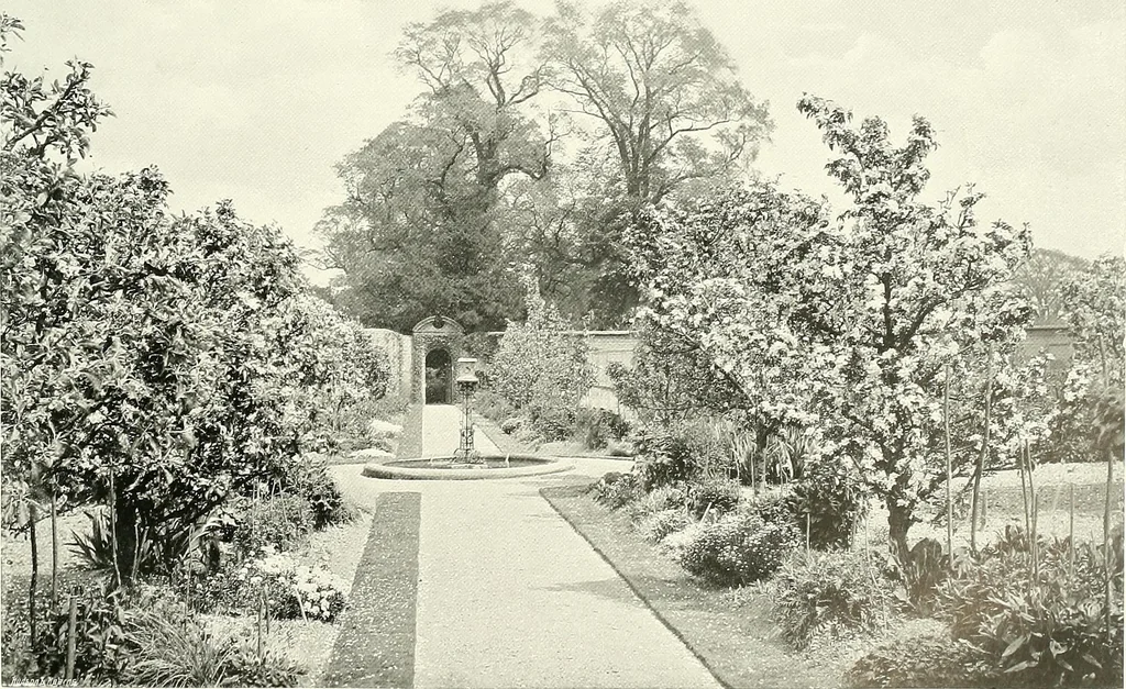 An illustration from Gardens, old and new; the country house & its garden environment, 1900, leaf 162