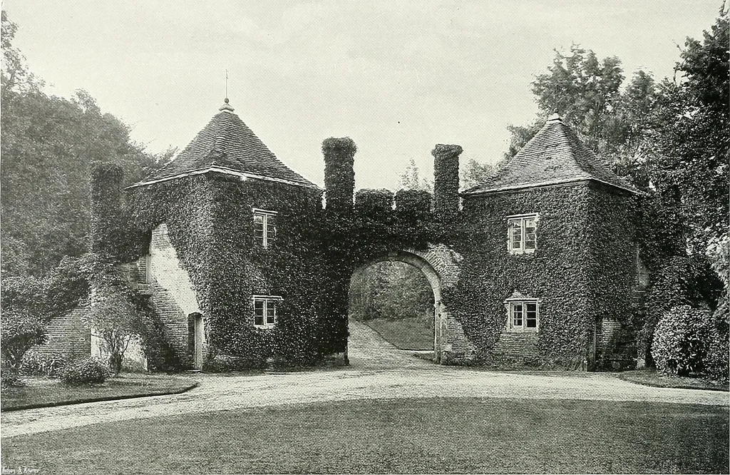 An illustration from Gardens, old and new; the country house & its garden environment, 1900, leaf 191
