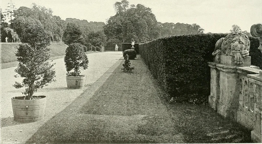 An illustration from Gardens, old and new; the country house & its garden environment, 1900, leaf 217