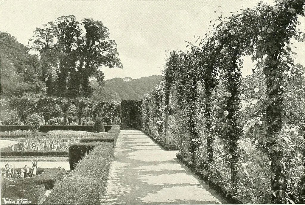 An illustration from Gardens, old and new; the country house & its garden environment, 1900, leaf 225