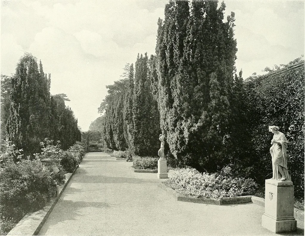 An illustration from Gardens, old and new; the country house & its garden environment, 1900, leaf 23