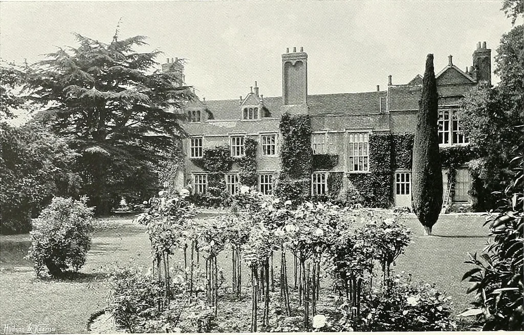 An illustration from Gardens, old and new; the country house & its garden environment, 1900, leaf 243