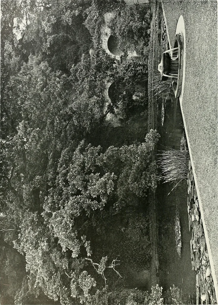 An illustration from Gardens, old and new; the country house & its garden environment, 1900, leaf 25