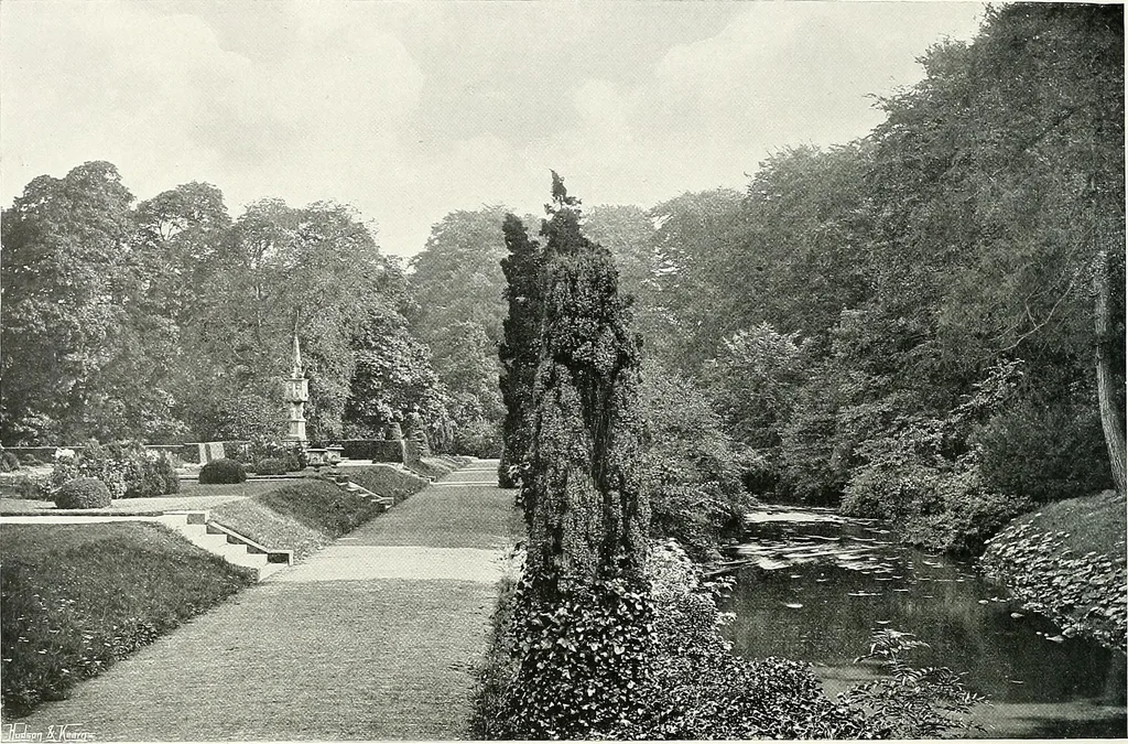 An illustration from Gardens, old and new; the country house & its garden environment, 1900, leaf 259