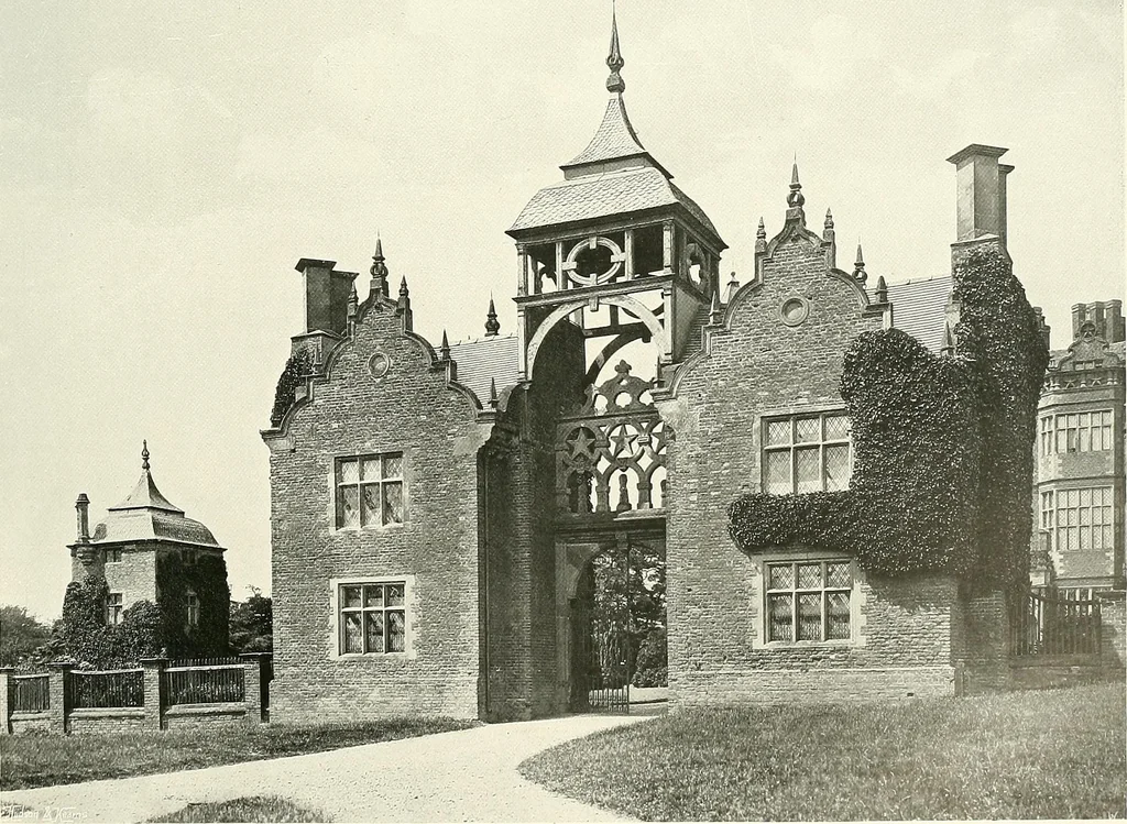 An illustration from Gardens, old and new; the country house & its garden environment, 1900, leaf 276