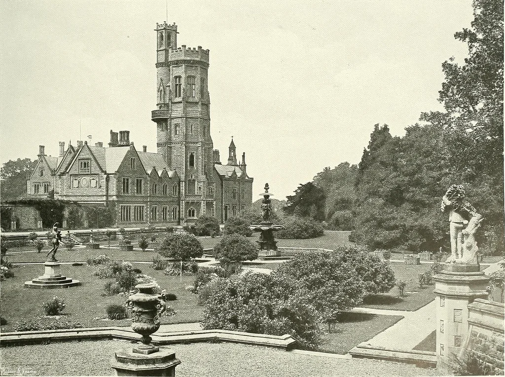 An illustration from Gardens, old and new; the country house & its garden environment, 1900, leaf 282