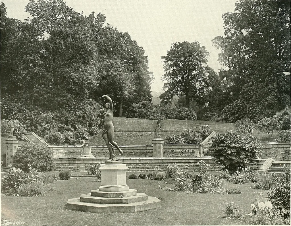 An illustration from Gardens, old and new; the country house & its garden environment, 1900, leaf 283
