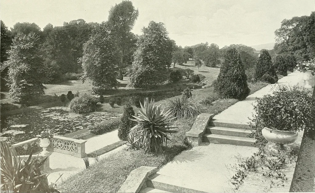 An illustration from Gardens, old and new; the country house & its garden environment, 1900, leaf 292