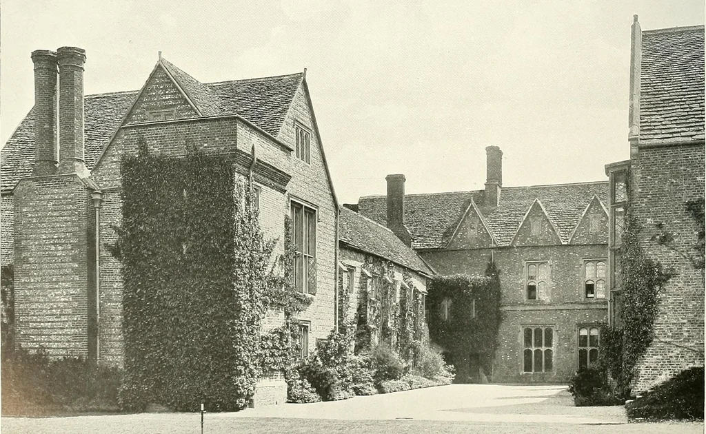 An illustration from Gardens, old and new; the country house & its garden environment, 1900, leaf 301