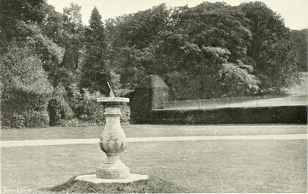 An illustration from Gardens, old and new; the country house & its garden environment, 1900, leaf 303