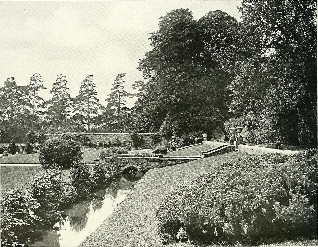 An illustration from Gardens, old and new; the country house & its garden environment, 1900, leaf 309