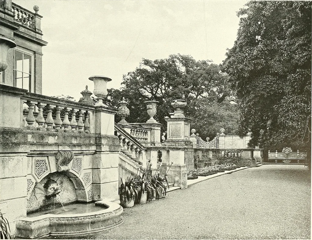 An illustration from Gardens, old and new; the country house & its garden environment, 1900, leaf 320
