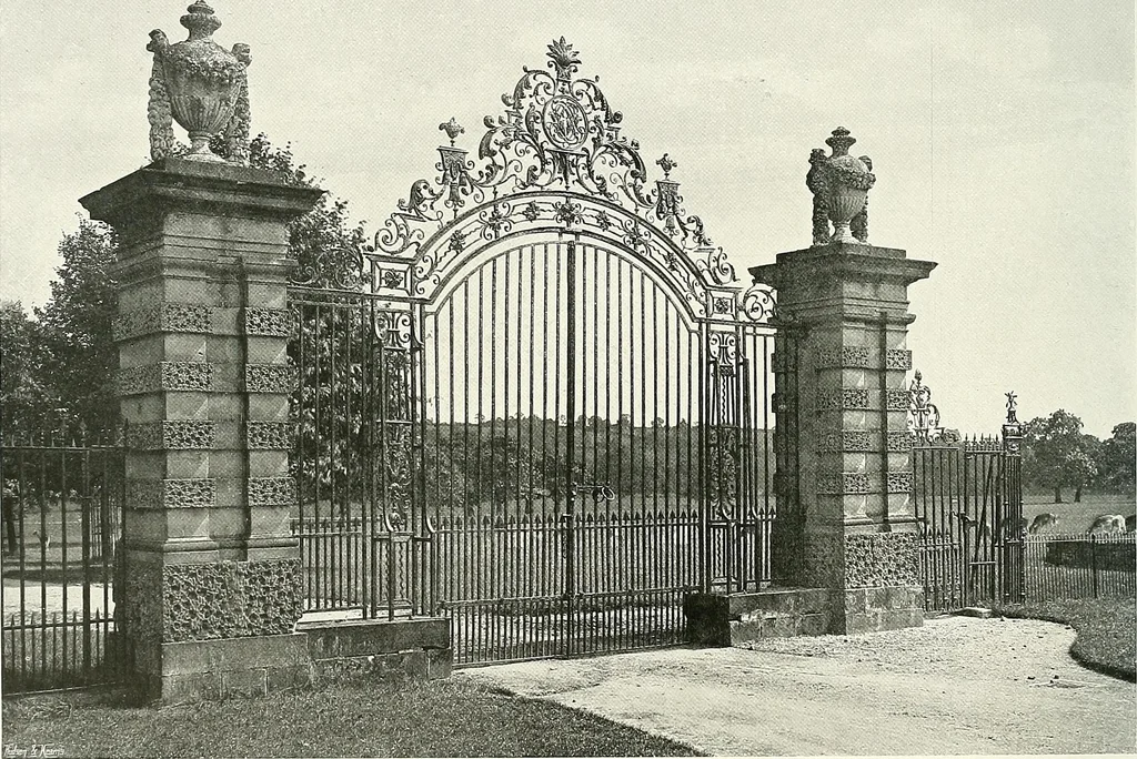 An illustration from Gardens, old and new; the country house & its garden environment, 1900, leaf 35