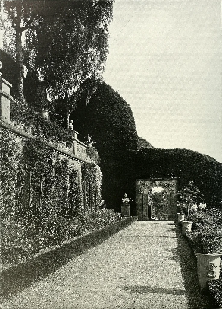 An illustration from Gardens, old and new; the country house & its garden environment, 1900, leaf 51
