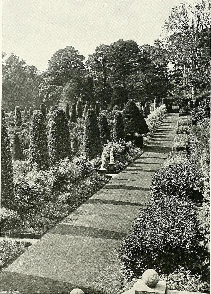 An illustration from Gardens, old and new; the country house & its garden environment, 1900, leaf 57