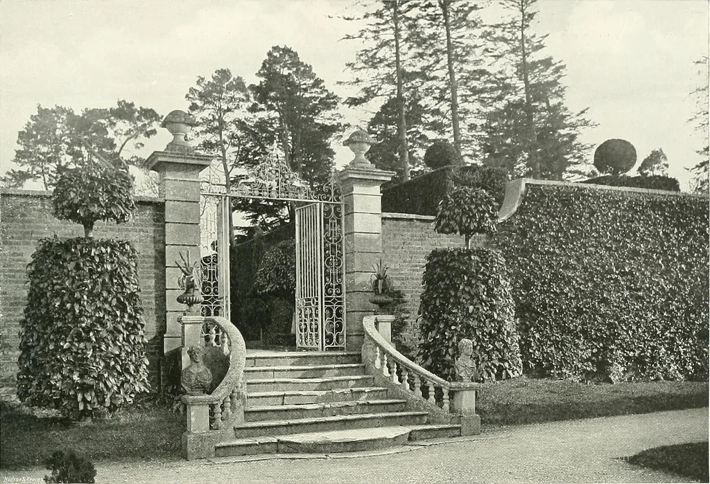 An illustration from Gardens, old and new; the country house & its garden environment, 1900, leaf 64