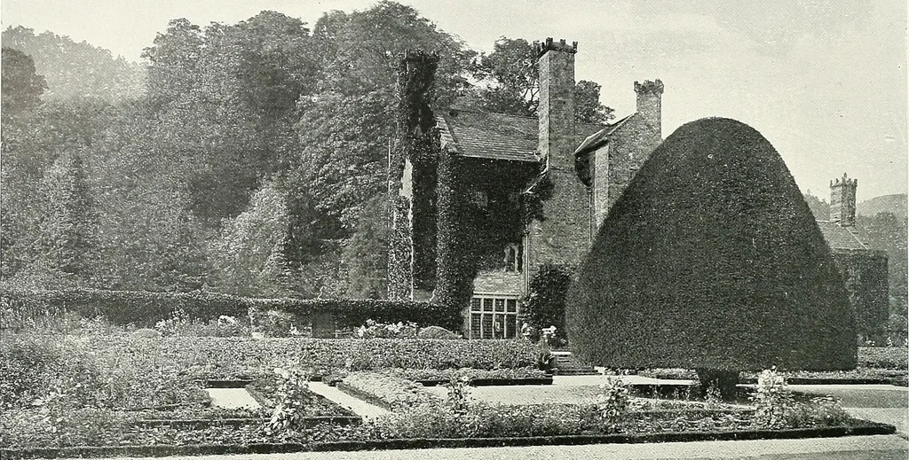 An illustration from Gardens, old and new; the country house & its garden environment, 1900, leaf 79