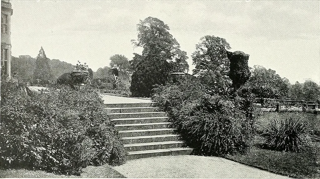 An illustration from Gardens, old and new; the country house & its garden environment, 1900, leaf 87