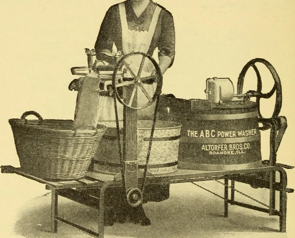 An illustration from The gasoline engine on the farm; a practical, comprehensive treatise on the construction, repair, management and use of this great farm power as applied to all farm machinery and farmer's work indoors and out .., 1913, leaf 422