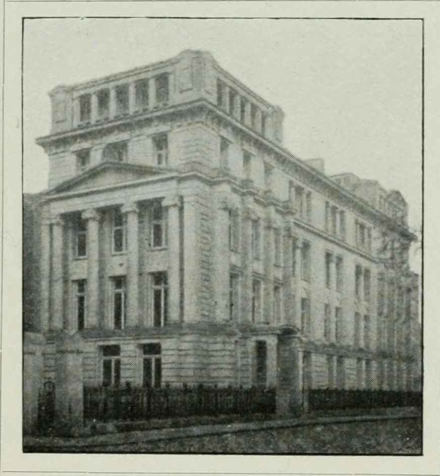 An illustration from Geschichte der Kunst in Grossbritannien und Irland, 1909, leaf 142