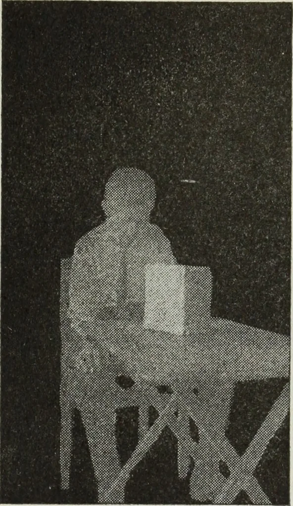 An illustration from Gilbert light experiments for boys, 1920, leaf 15