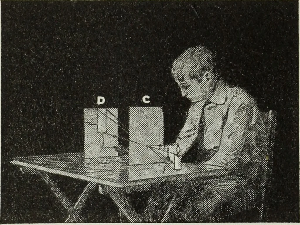 An illustration from Gilbert light experiments for boys, 1920, leaf 21