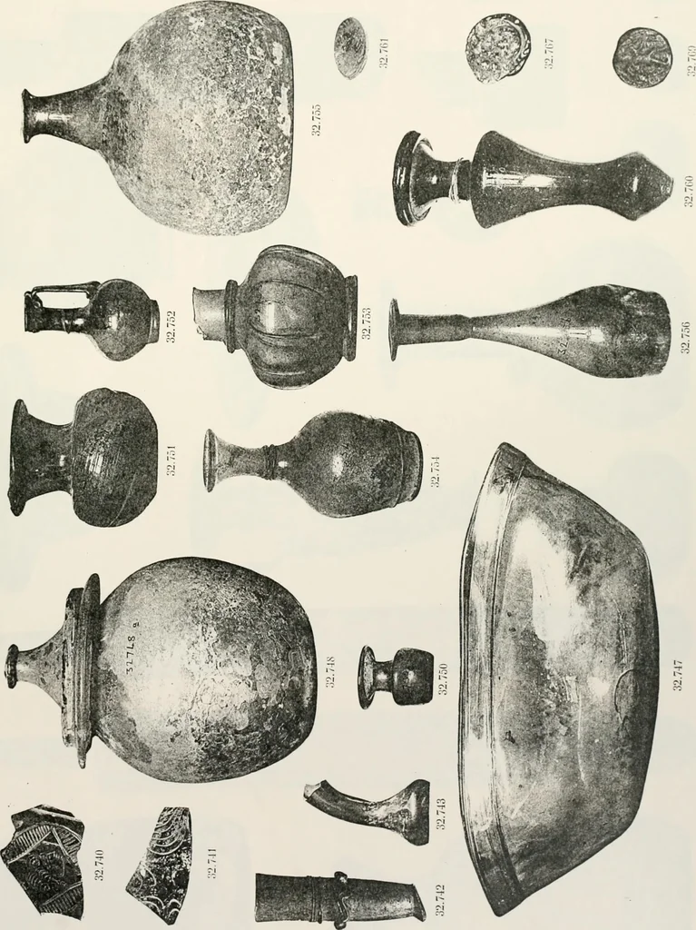 An illustration from Graeco-Egyptian glass, 1905, leaf 123