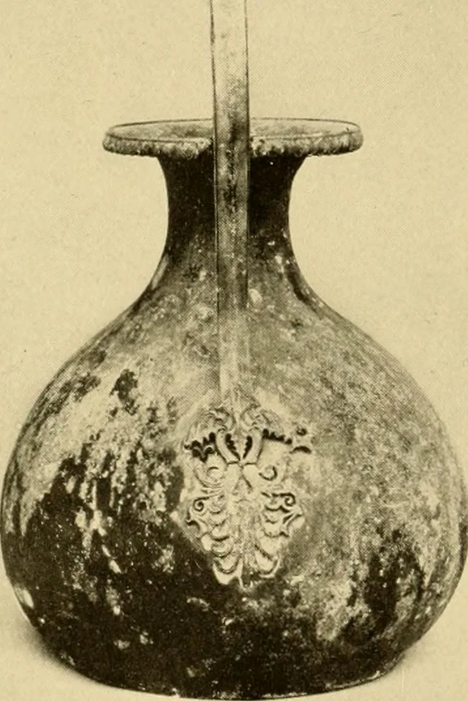 An illustration from Greek, Etruscan and Roman bronzes, 1915, leaf 239