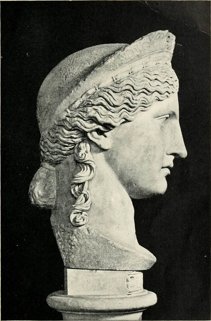 An illustration from Greek sculpture : a collection of sixteen pictures of Greek marbles, with introduction and interpretation, 1901, leaf 41