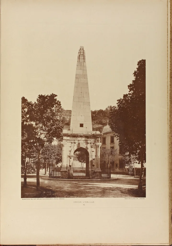 An illustration from Die baukunst Frankreichs, 1896, leaf 194