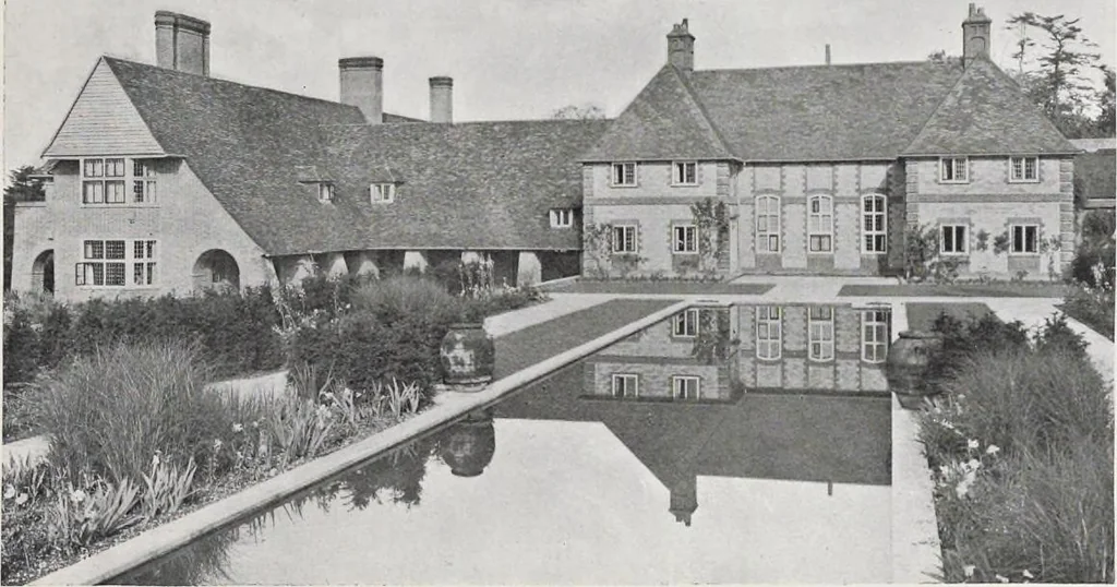 An illustration from Grinling Gibbons and the woodwork of his age (1648-1720), 1914, leaf 280