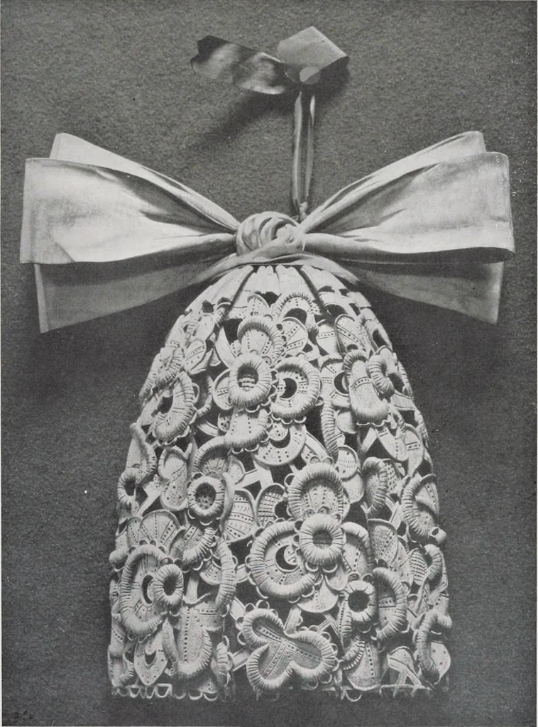 An illustration from Grinling Gibbons and the woodwork of his age (1648-1720), 1914, leaf 98
